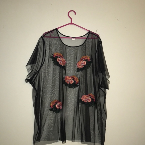 ❤️TORRID ❤️ Mesh Floral Top